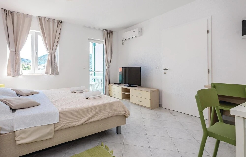 Amazing Home in Grebastica With Wifi and 1 Bedrooms
