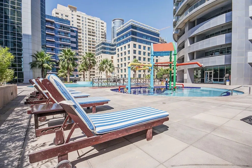 The Waves by Deluxe Holiday Homes