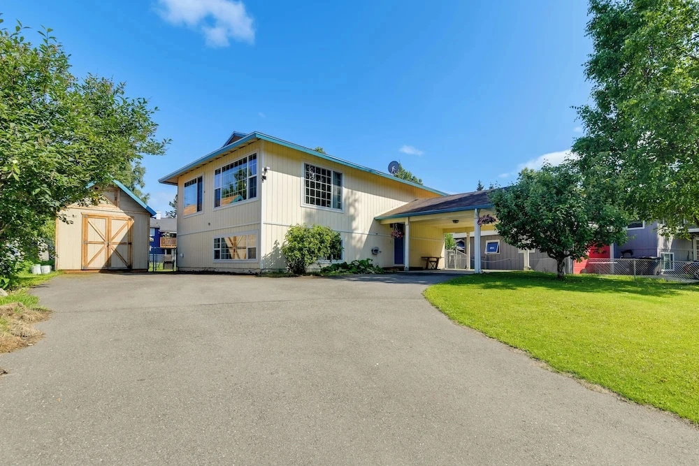 Anchorage Group Getaway! Close to Chugach Trails
