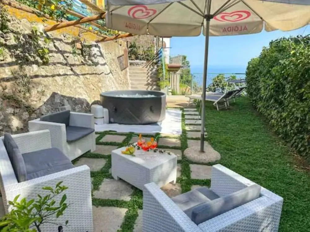 VILLA DEL MORO