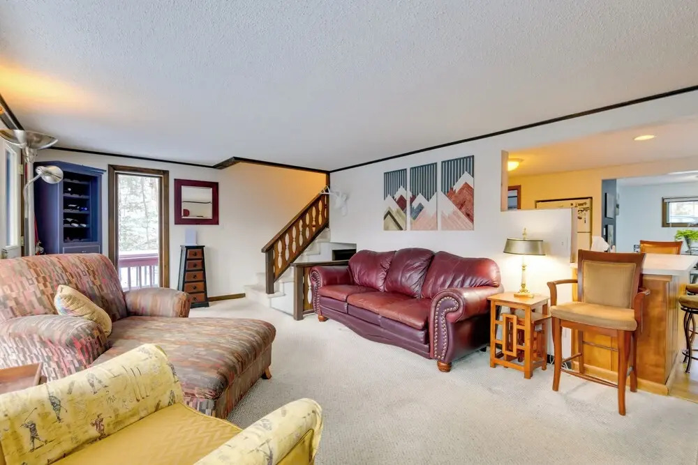 Pet-friendly Home w/ Deck: 4 Mi to Jay Peak Resort