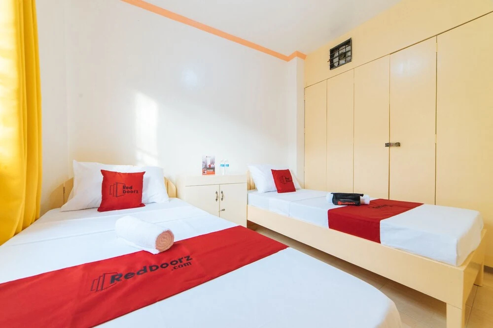 RedDoorz @ Q Abeto Street Mandurriao