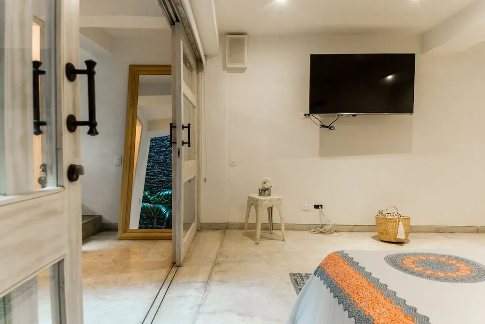Lux Casa Lucia Boutique Rooftop Pool by Nomad Guru