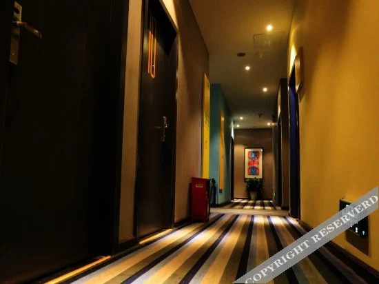 Yiwo Hotel