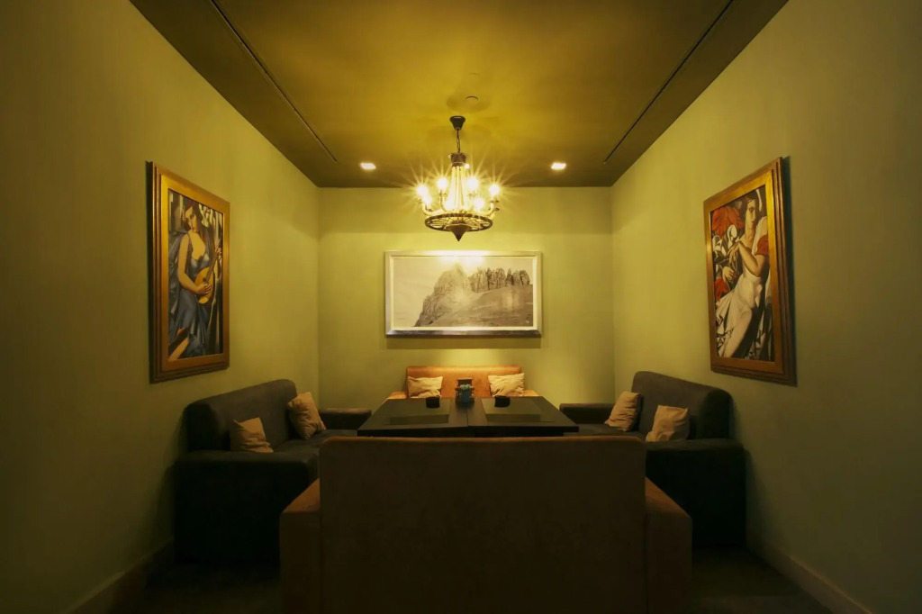 Royal Garden Hotel