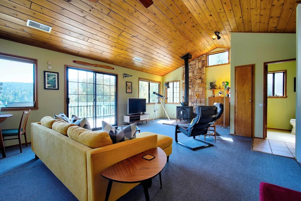 The Atomic Squirrel Lodge Lake Gregory Getaway!