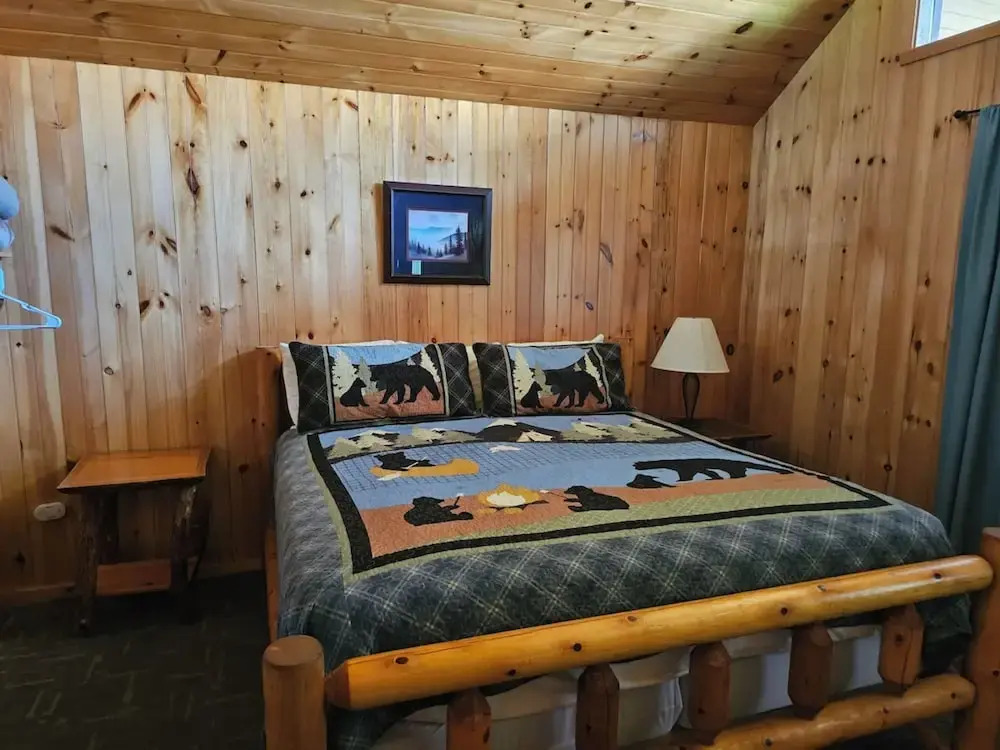 Urban Escape - 1BR King Cabin