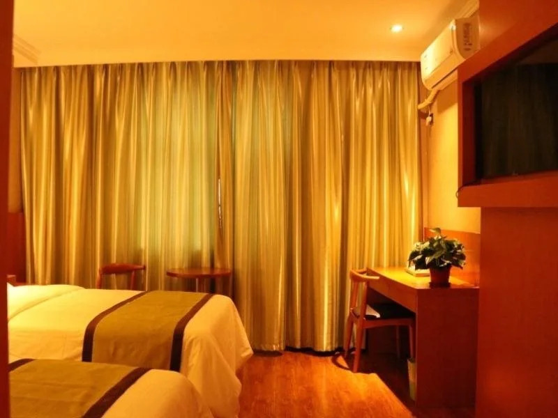 Shell Rizhao Donggang District Bus station Hotel