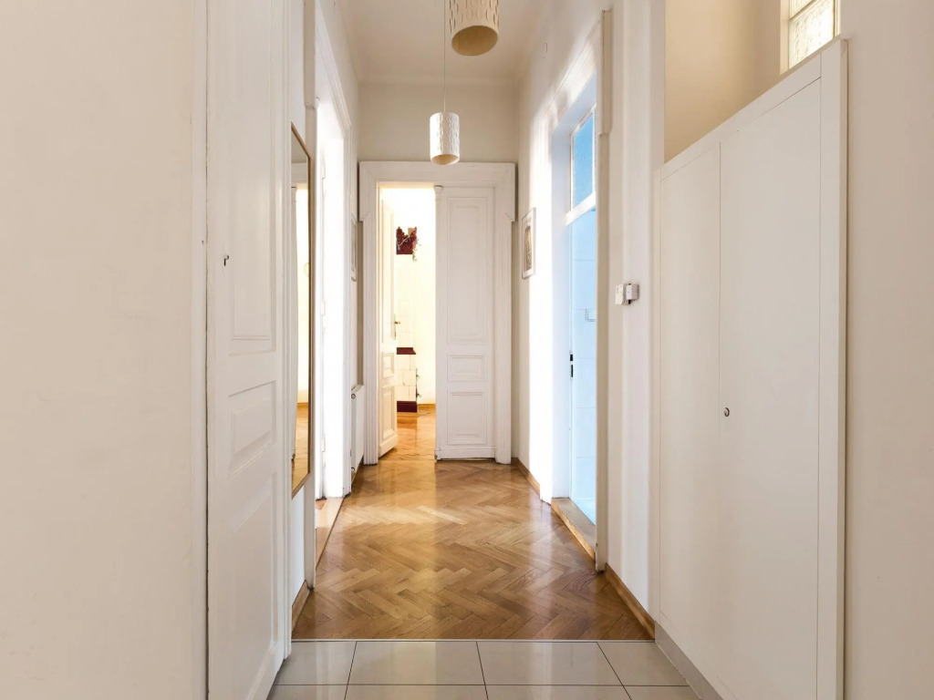 Airy and Sunny Apartment in the Centre of Krakow