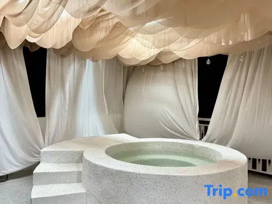 Anji Mountain Villa Retreat A Designer Hideaway with Private Hot Spring