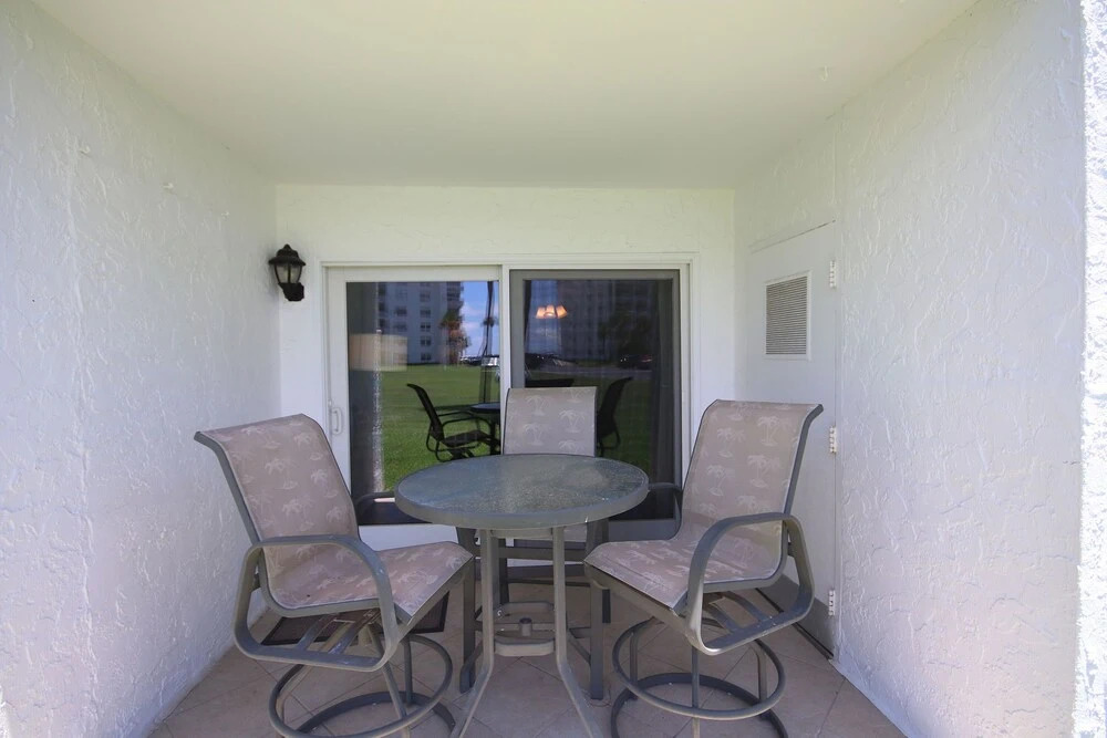 111 El Matador 2 Bedroom Condo by RedAwning