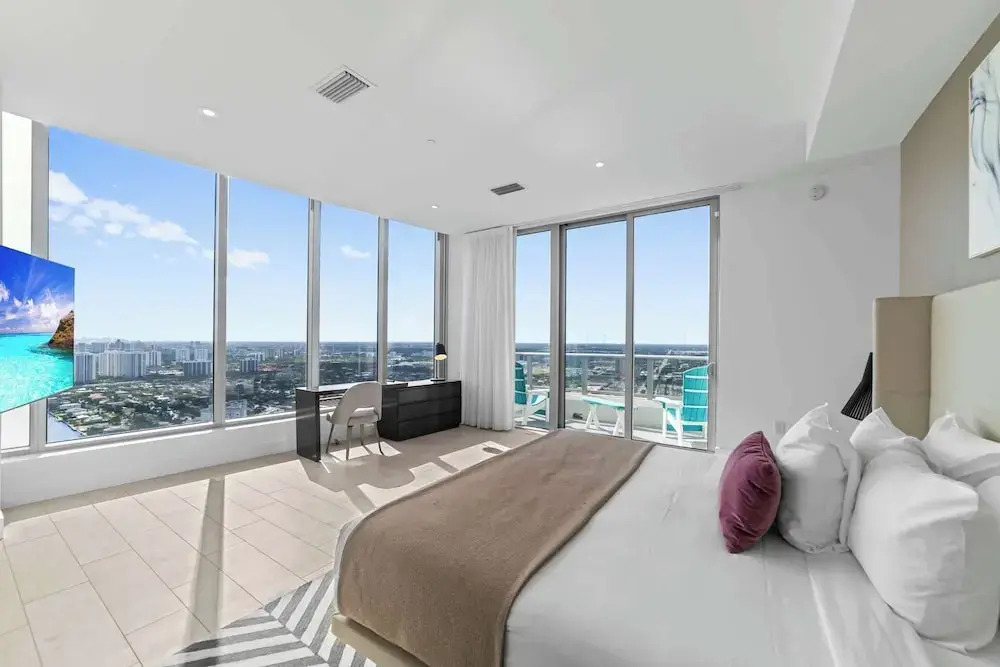 2BR Ocean Penthouse: Private Terrace & Hot Tub