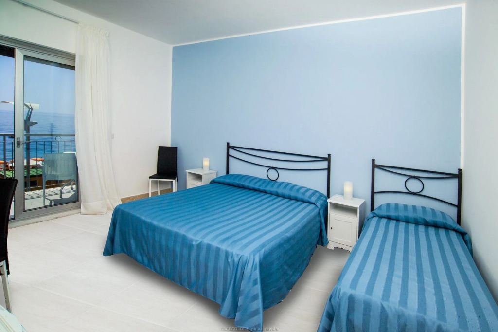 Maniel Beach Hotel
