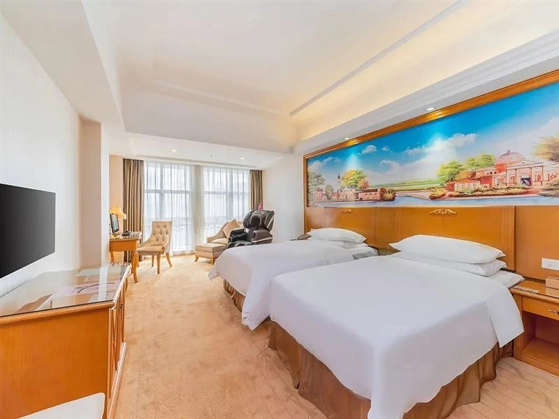 Vienna Hotel Shenzhen Shiyan Bus Station