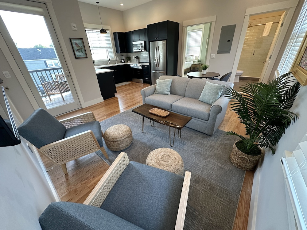 Brand New Construction! 1 Bed/1 Bath/private Deck - Unit 3 1 Bedroom Apts