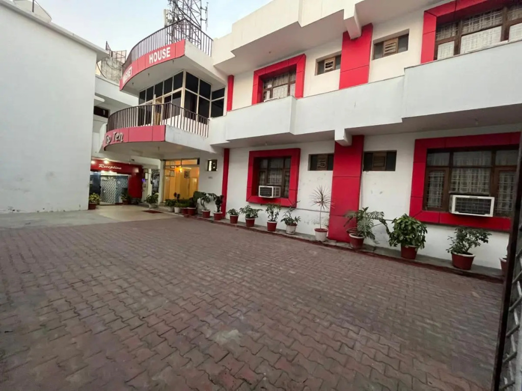 Hotel Magnet House