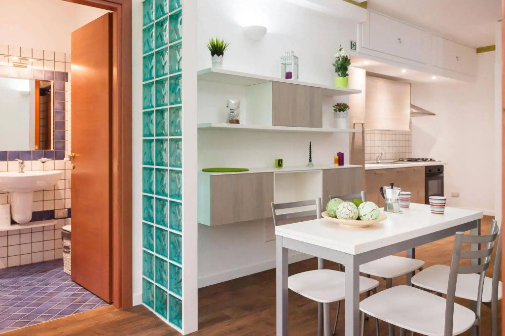 Almes Apartments