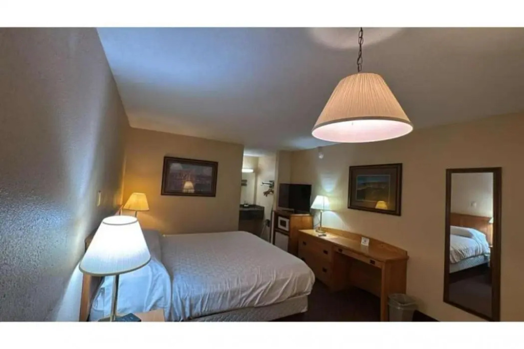 Sundowner Inn Forsyth I 94