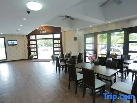 JAM Hotel Kota Warisan Sepang @ ERL Salak Tinggi, KLIA 1-2 & F1