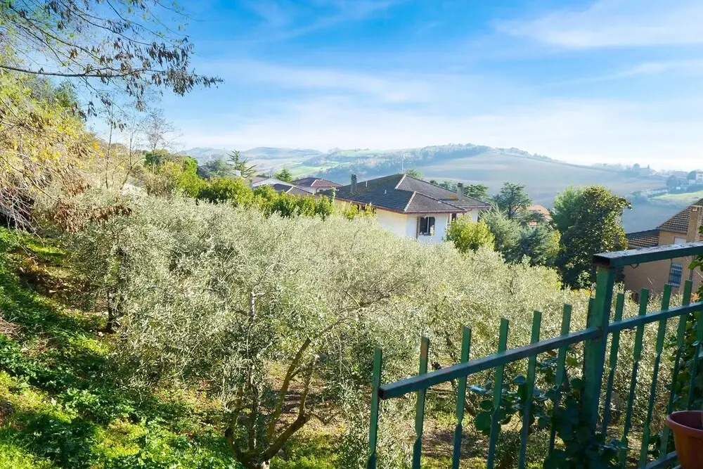 Loft With Private Garden, Close to Shops, Italy
