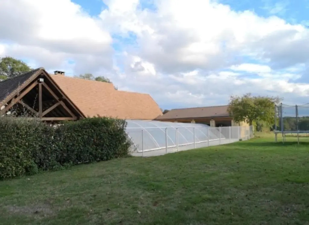 Charming 5-Bedroom Perigord Retreat with Pool and Garden