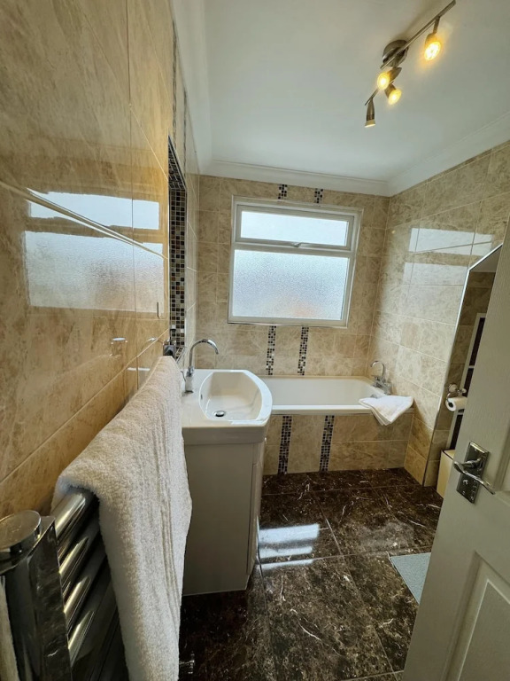 Entire 4-bed House in Sunderland