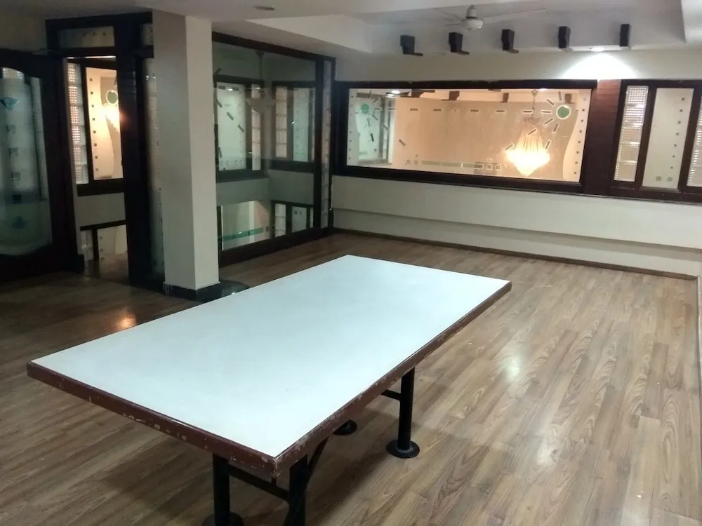 JK Rooms 122 Shaheen Lodging & Boarding