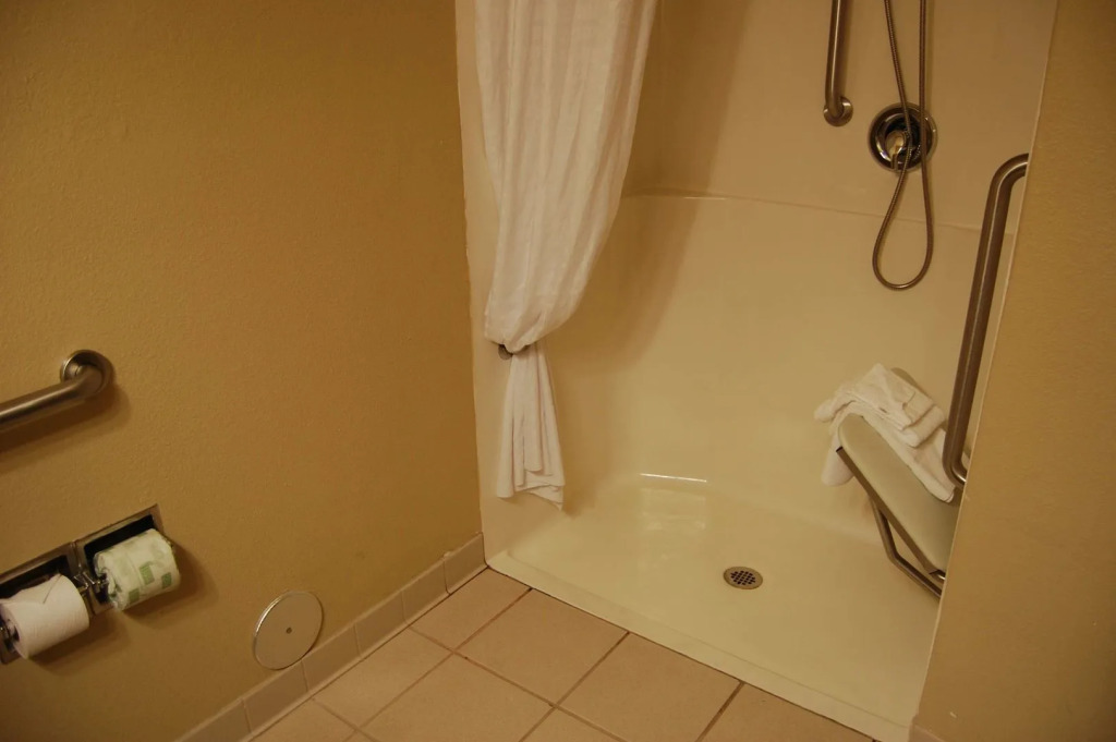 Holiday Inn Express & Suites Elyria by IHG
