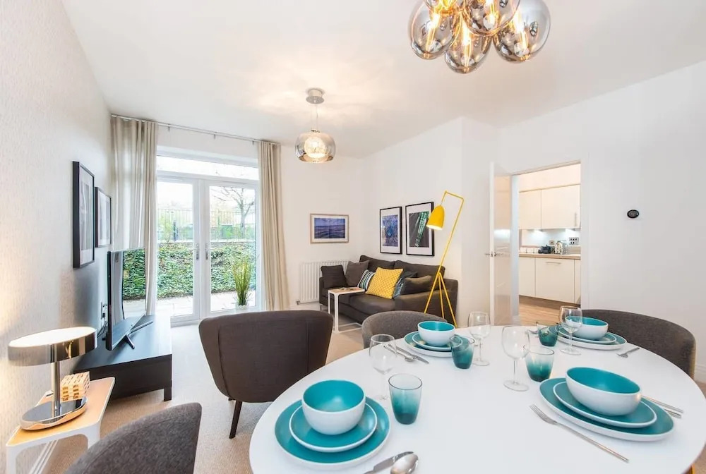 Luxury City Apartment