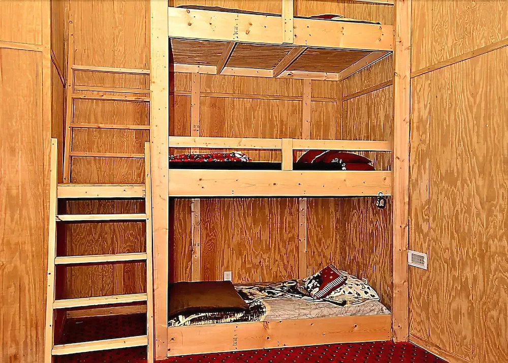 Ski Bums Inn
