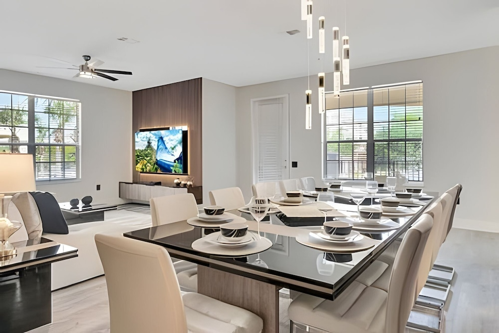 Vista Cay 4BR Luxury Near Universal Studios