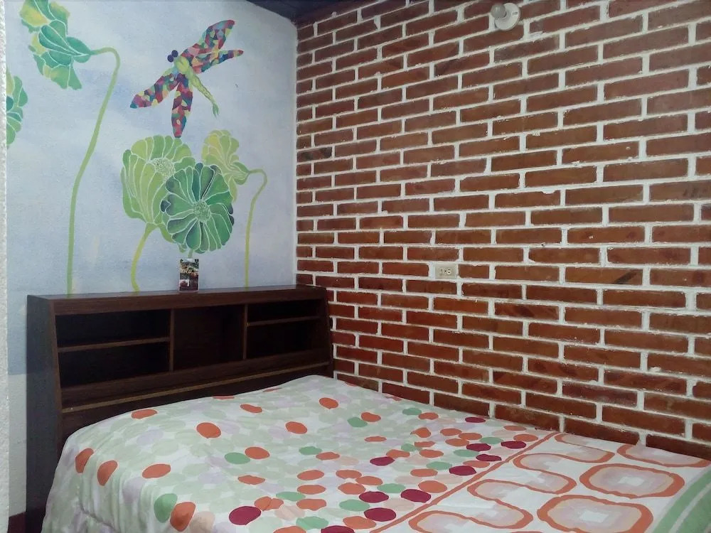 Hostel y Restaurante Casa Jacaranda