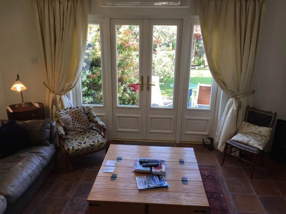 XV Albert Place