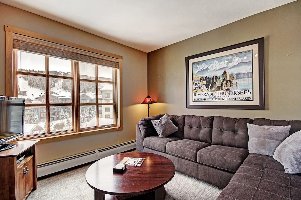 Luxury Remodeled Passage Point Condo - Short Walk to Lifts - Heart of Center Village - PP404 by Redawning