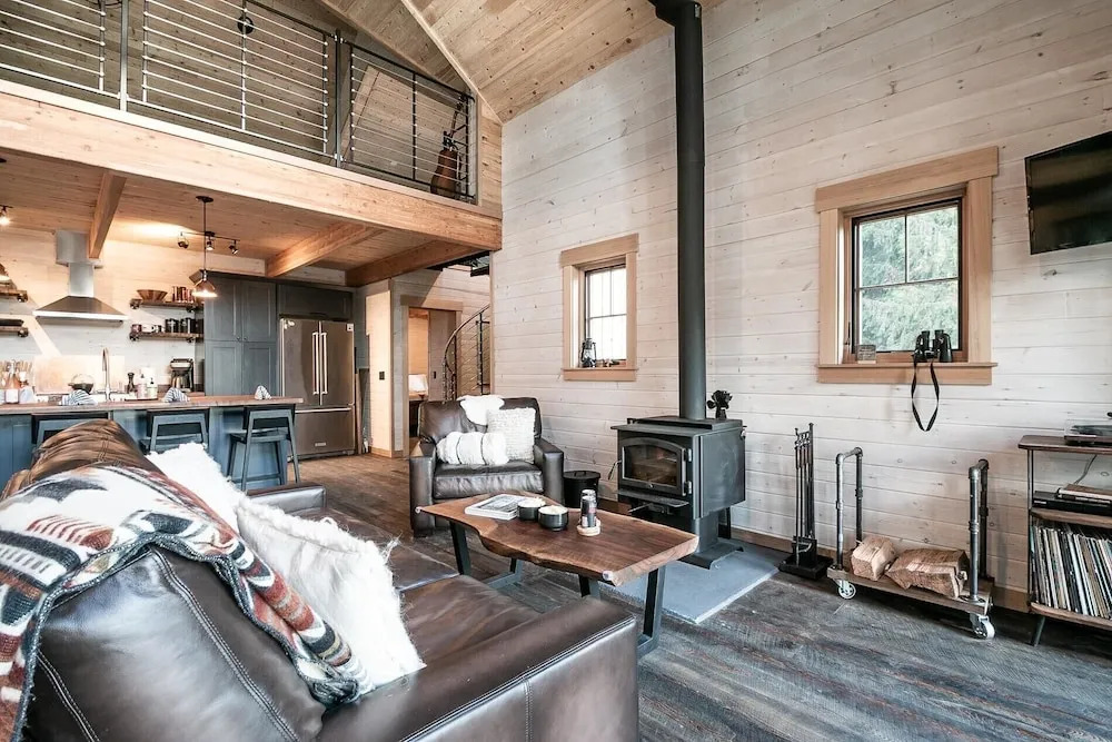 Cedar Brae Chalet Chalet 2 NW Comfy Cabins