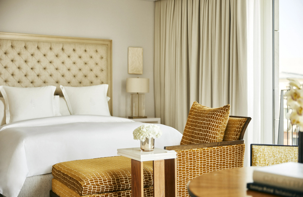 Отель Four Seasons Hotel Madrid