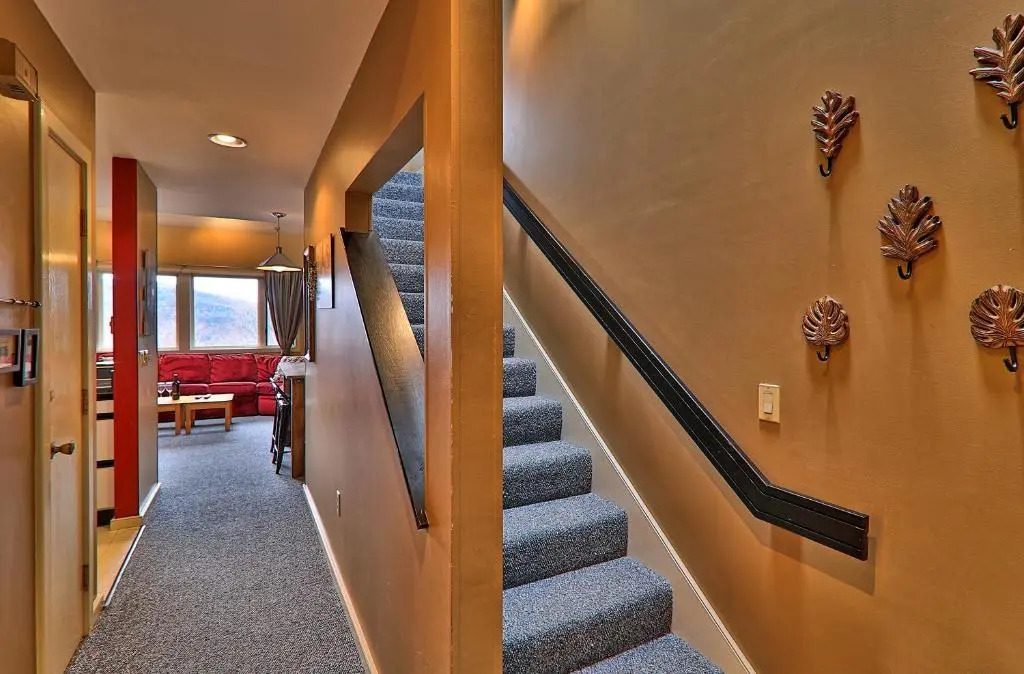 Highridge Condominium Unit E11