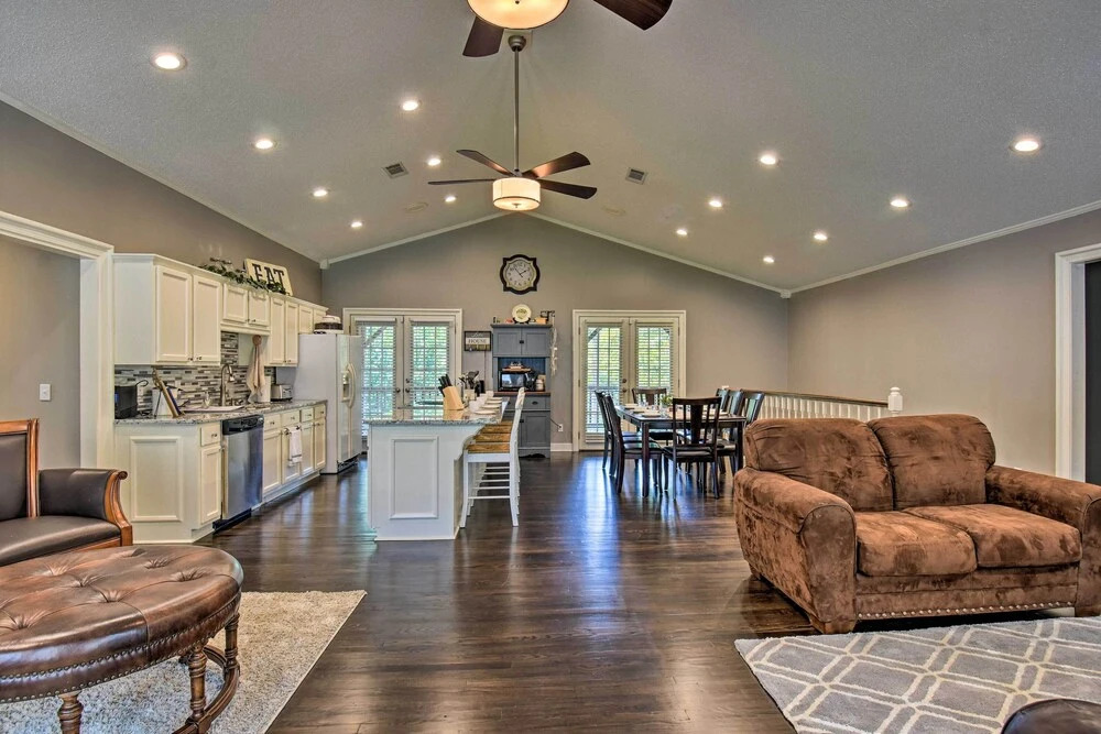 Lakefront Home w/ Private Dock in Hot Springs!