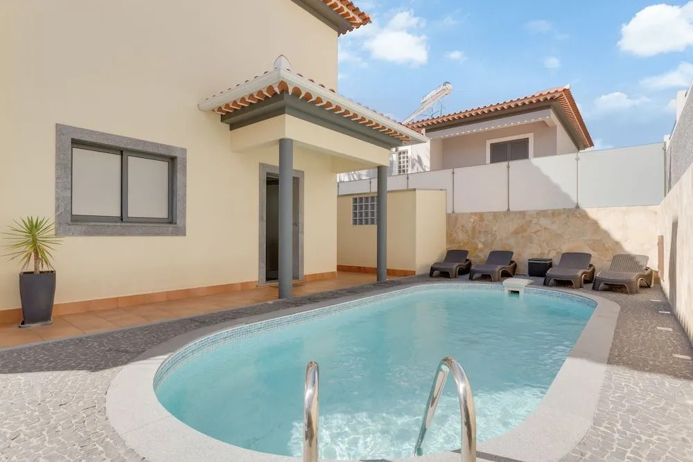 Casa Amarela With Heated Pool & Games Area