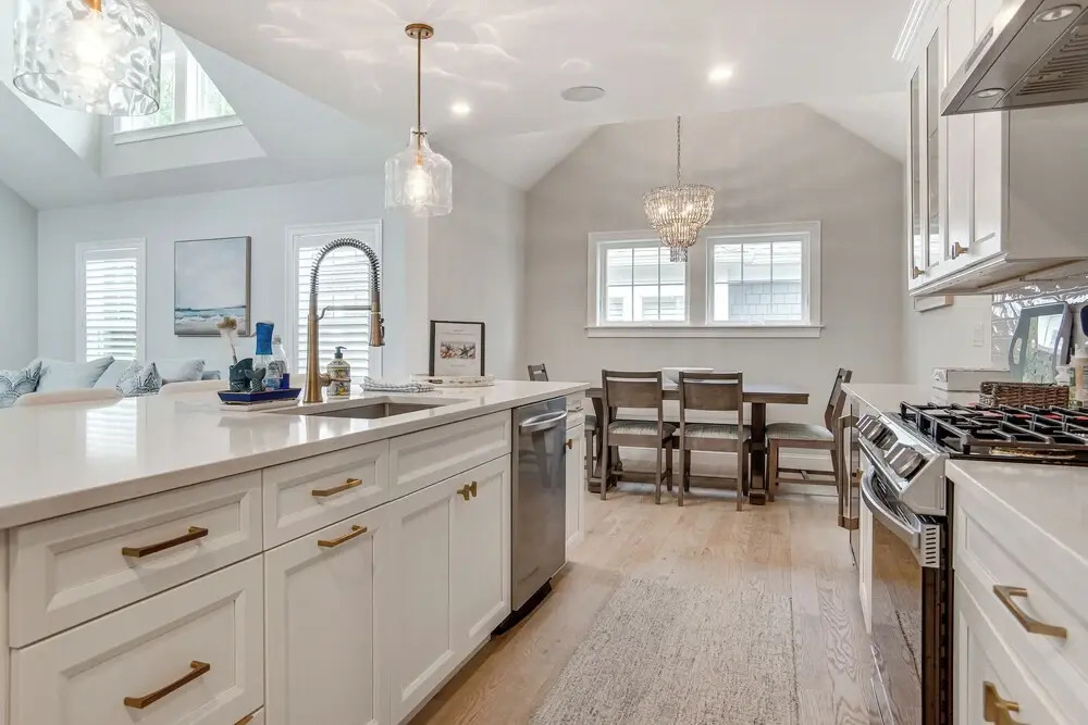 2 Mi to Public Beach! Cape Cod Gem w/ Fire Pit