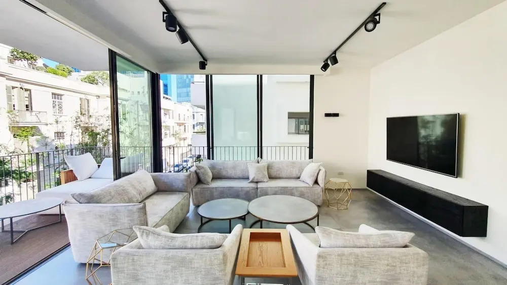 Yavne Brillant in Tel Aviv-yafo