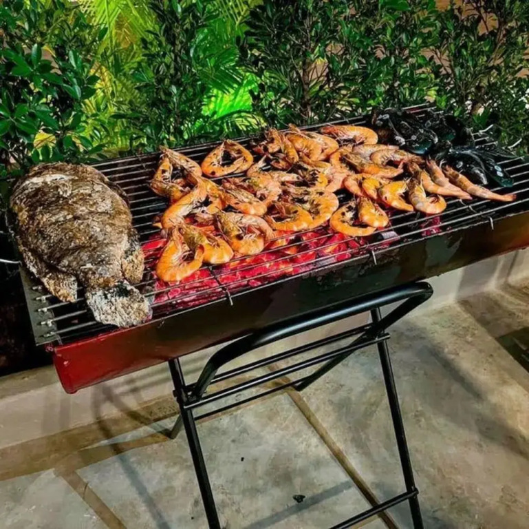 Le poulet poolvilla khanom