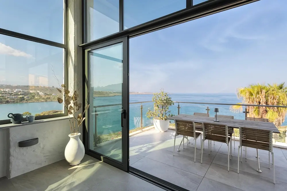 Villa Blanca Collection