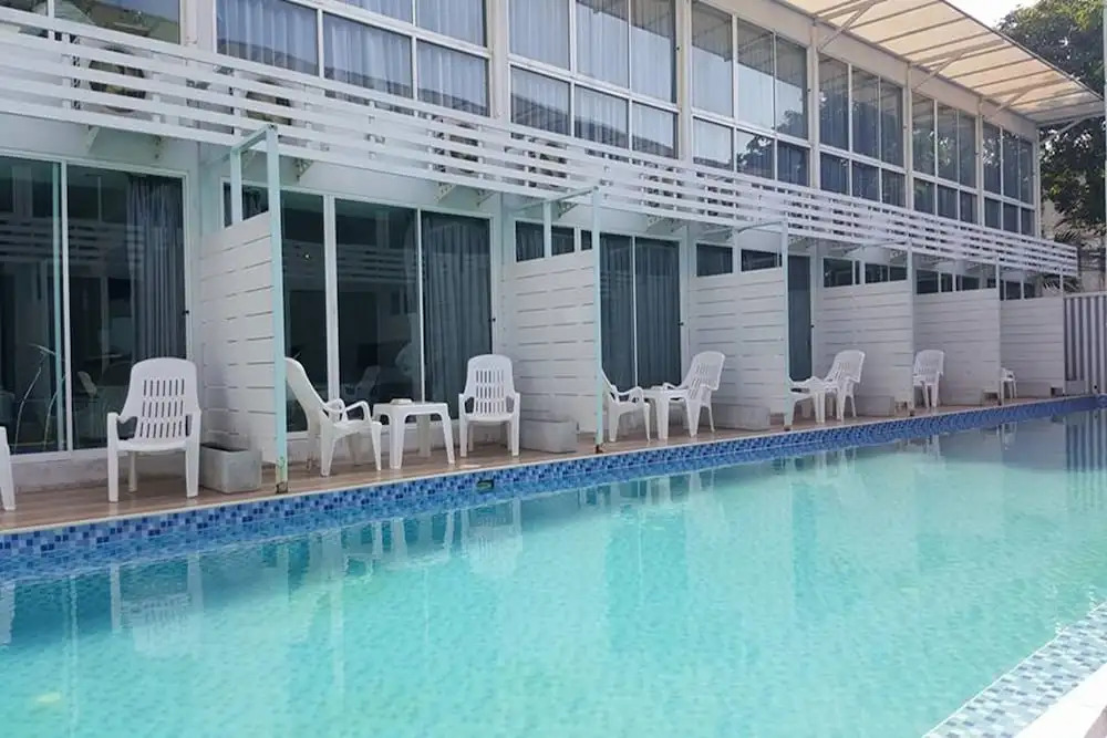 Pool House Service Residence