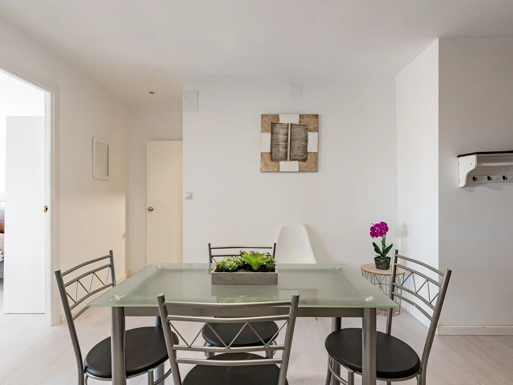 Simplistic Holiday Home in Málaga near Moorish Castle