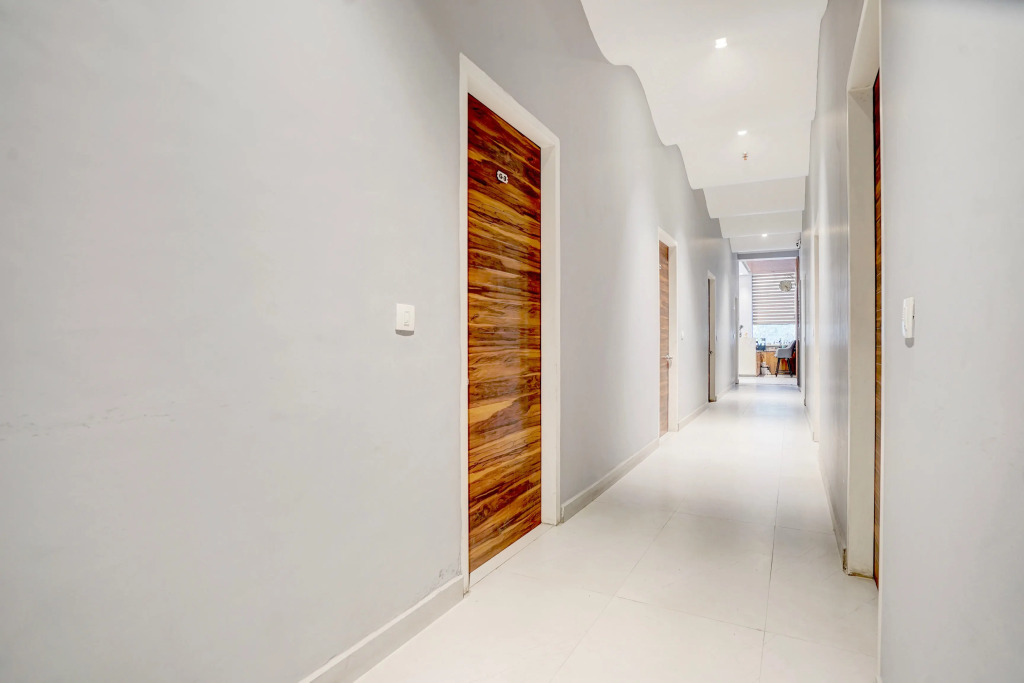 Super Townhouse by OYO Red Cross Amritsar Formerly Amar Villa