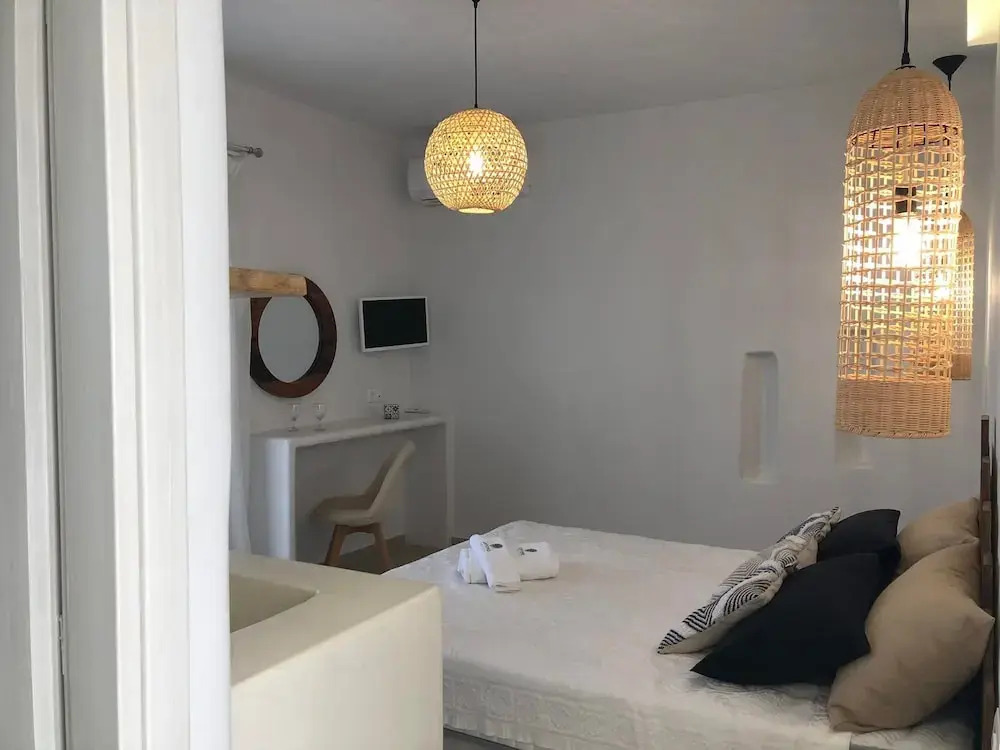 Lemonia Suites
