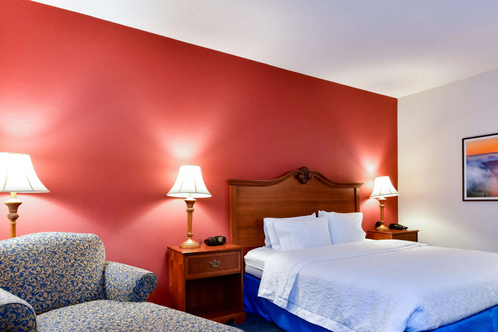Hampton Inn & Suites Pittsburg
