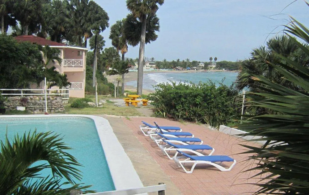 Treasure Beach Inn and Bar
