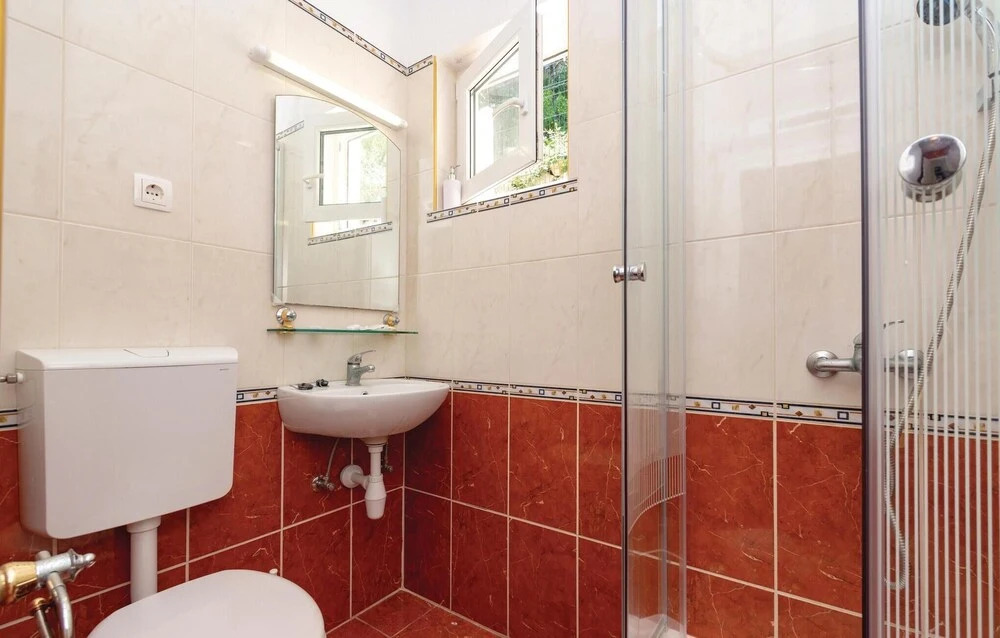 4 Bedroom Gorgeous Home In Blato